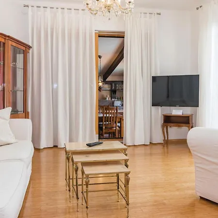 Beautiful In With Wifi Holiday home