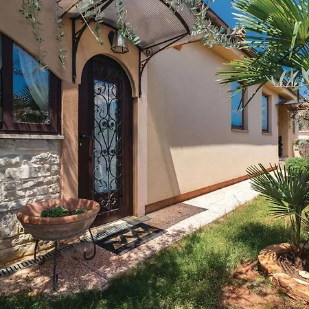 Holiday home Beautiful In With Wifi
